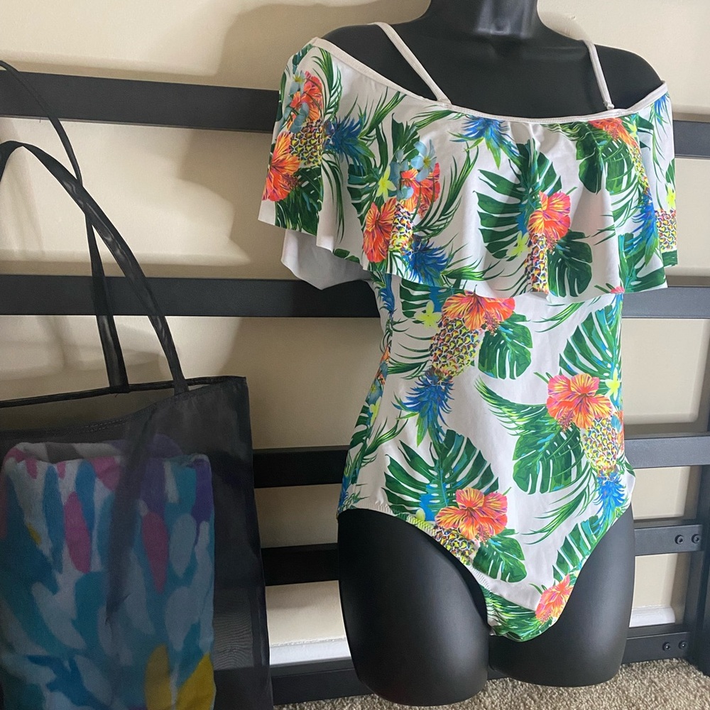 Women's Ruffle One Piece Off Shoulder Swimsuits 🤍